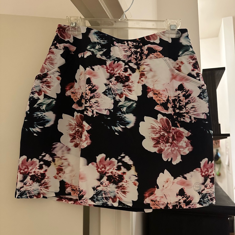EUC Foray Golf Floral A-Line Skort